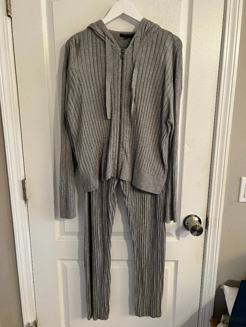 Banana Republic Sweater Hoodie/Pant Set – Gray